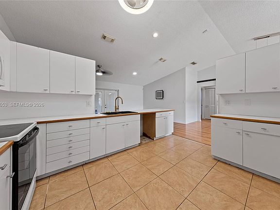 5th image of 29785 SW 164th Pl