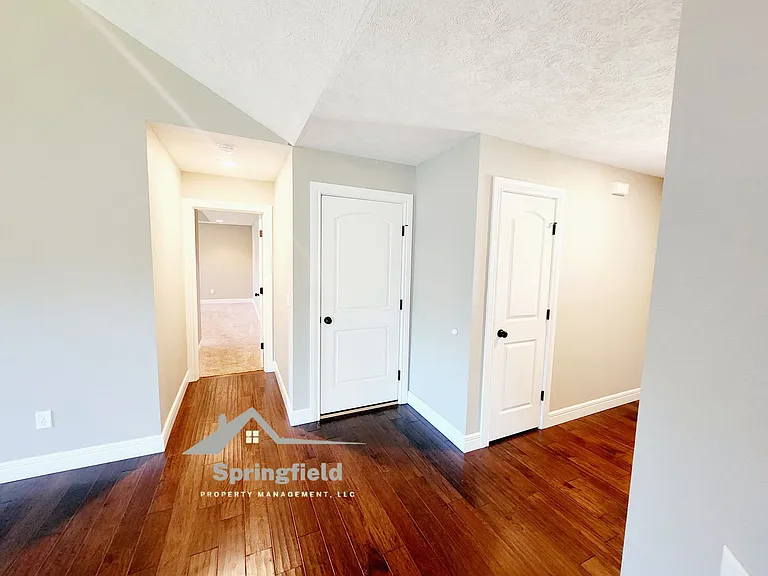 4559 E Cromwell St — Photo 7