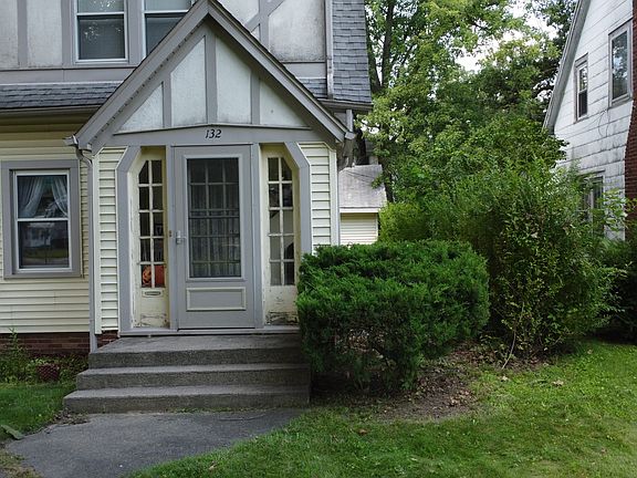 2nd image of 132 W Jefferson Ave