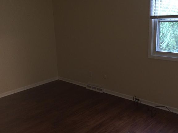 4th image of 241 Glenhaven Dr #Left