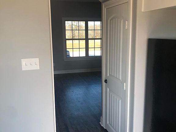 4th image of 130-688 Skinner Ln #130
