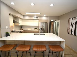 6435 Windmill Gate Rd, Miami Lakes, FL 33014