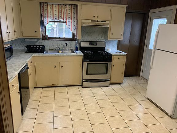 4th image of 437 McKinley St