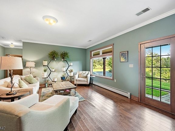 3rd image of 508 Maple Ln