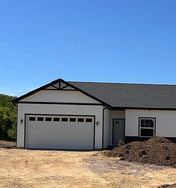 1st image of 402 Mine Rd