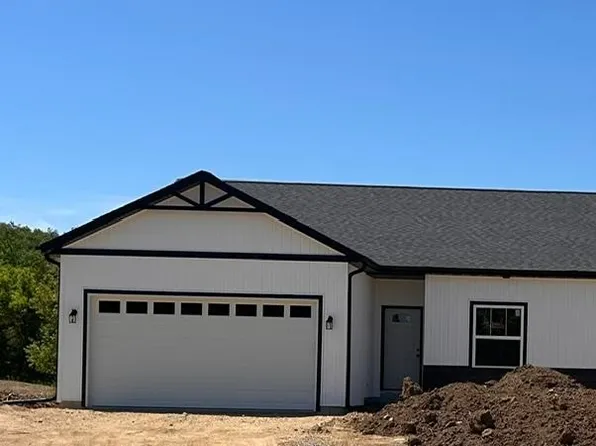 402 Mine Rd, Baraboo, WI 53913