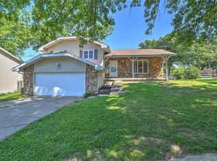 1910 W Melrose Dr, Decatur, IL 62526