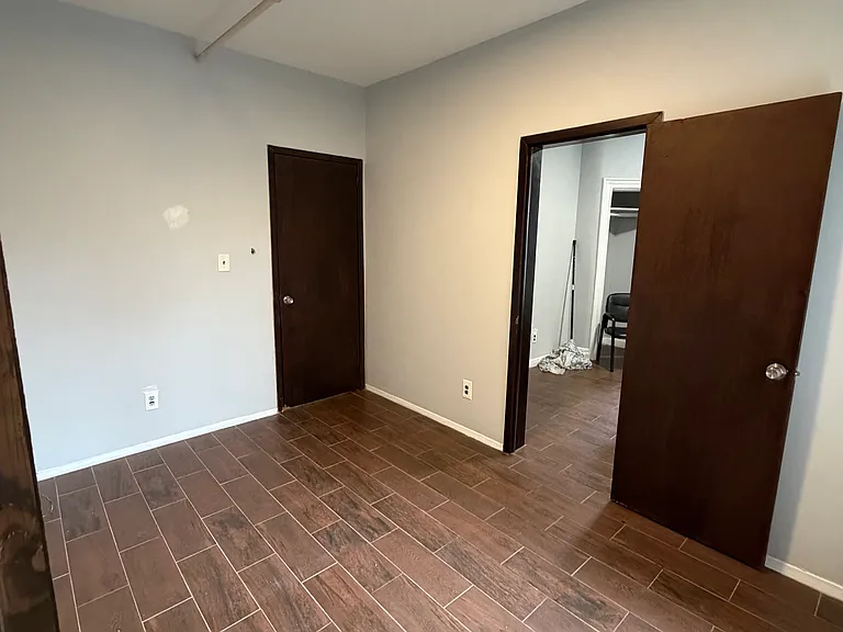 160-09 Hillside Ave #1 — Photo 2