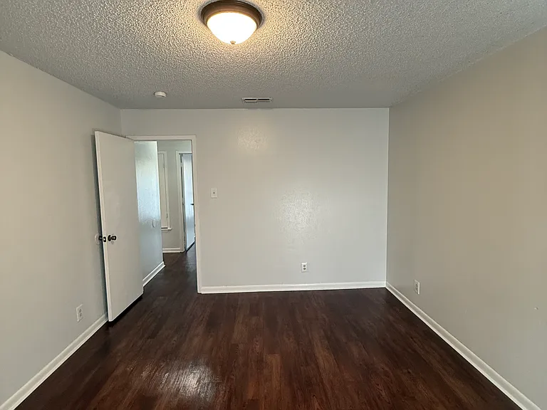 6 Harroun Ct #B — Photo 15