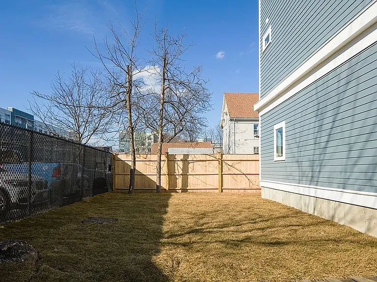 86 Blossom St #2 — Photo 14