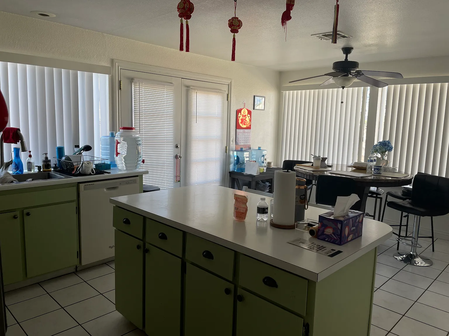4 bed, 1691 sqft, $500 — Photo 1
