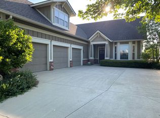 15197 Kampen Cir, Carmel, IN 46033