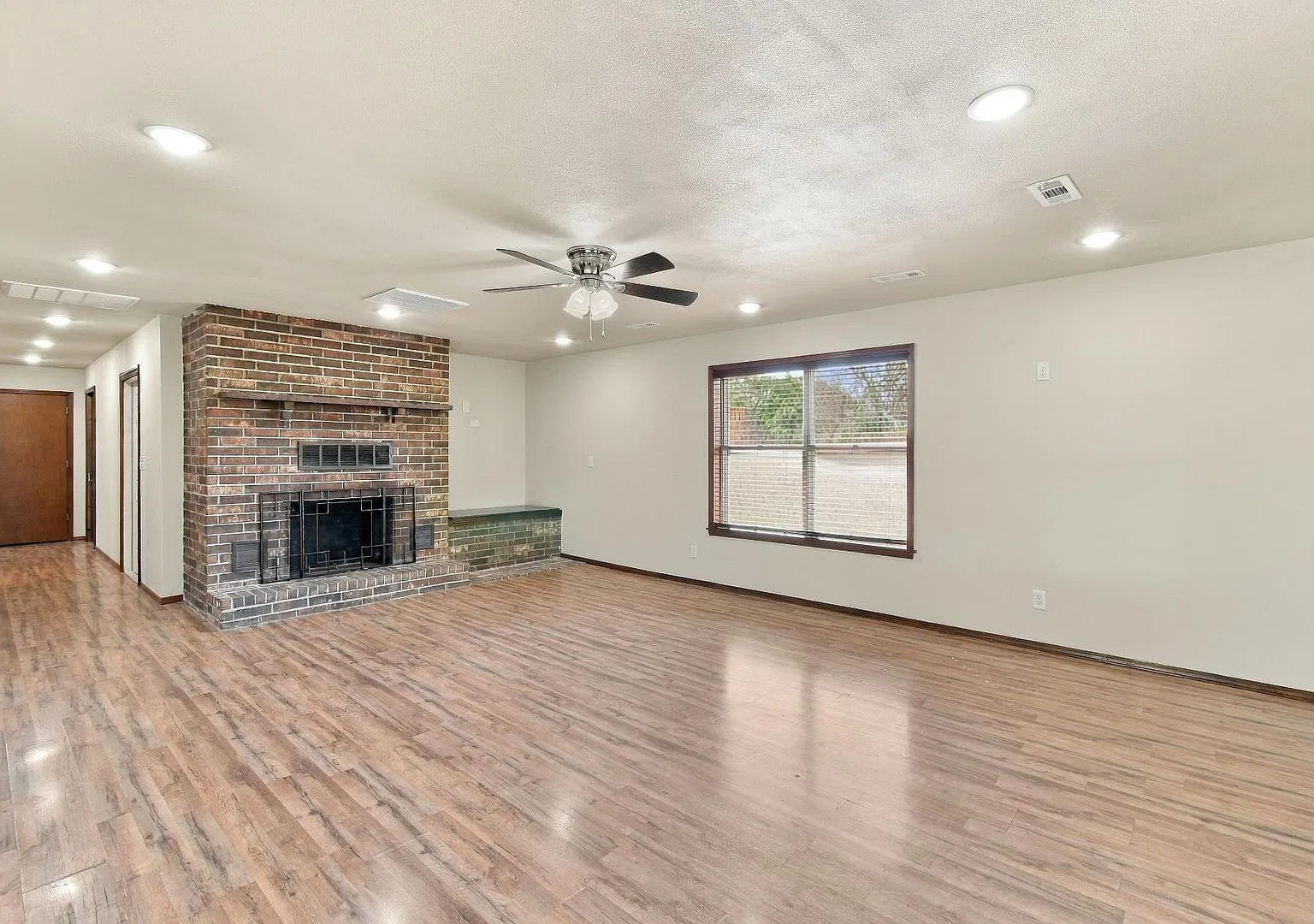 Stunning 2 Bed / 2 Bath Home with Panoramic Views & Private Driveway MoveIn Ready — Photo 4