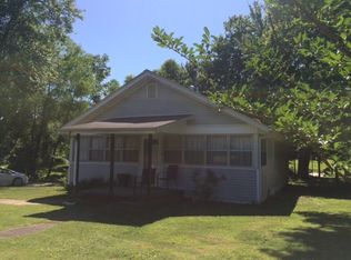 113 E Main St, Powderly, KY 42367