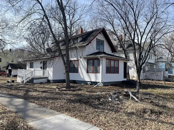 401 5th St S, Moorhead, MN 56560