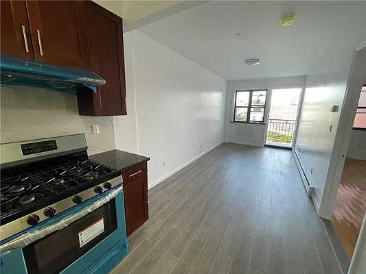 Sold by Remax Edge | media 4