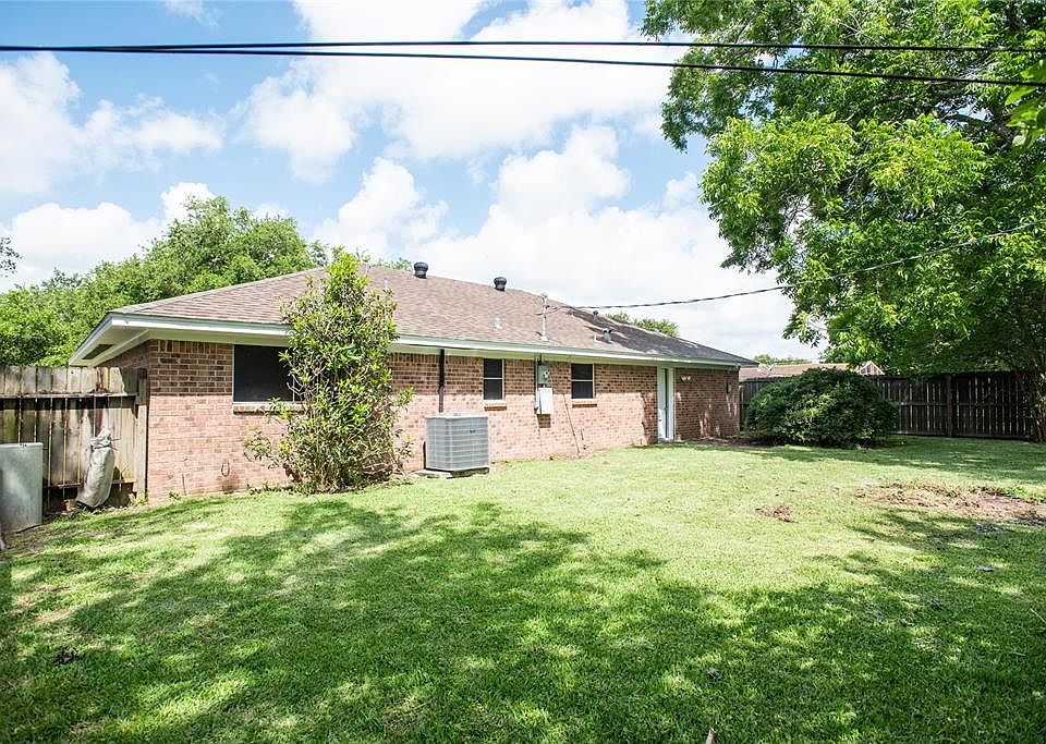 1st image of 1101 Bayou Dr