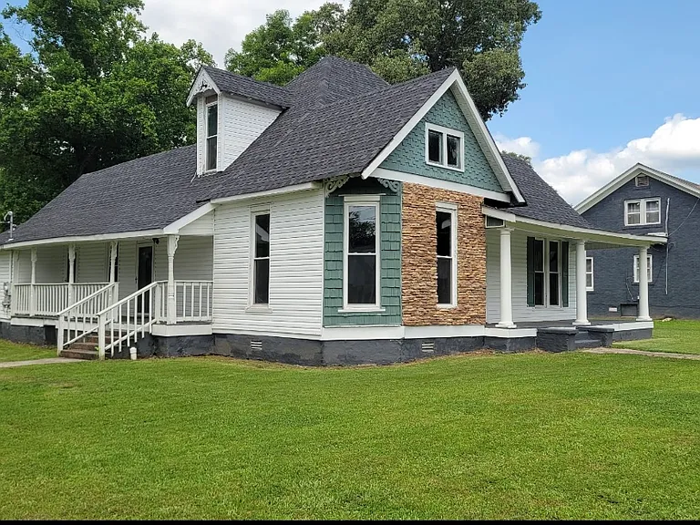 606 N 18th Ave — Photo 3