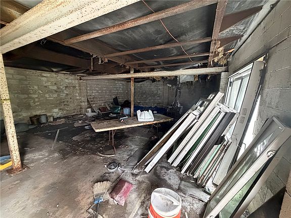 5th image of 269 Thompson Rd
