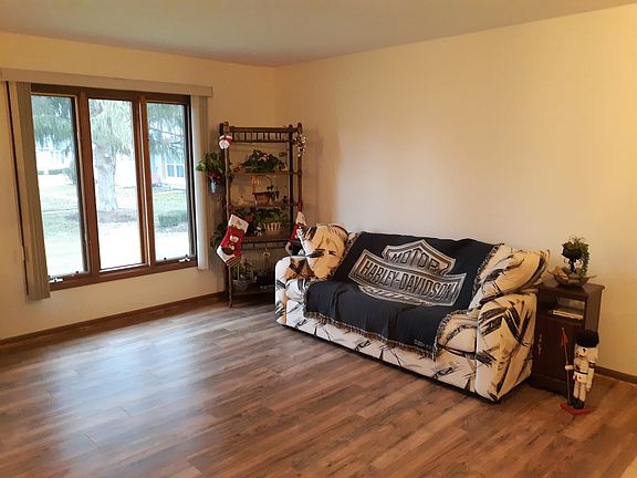 3rd image of 15343 Meadow Ct #B-2