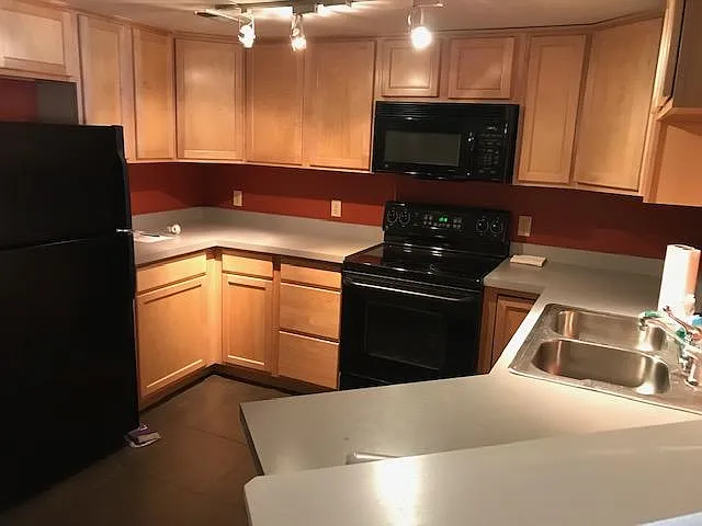 Kitchen, view 1.