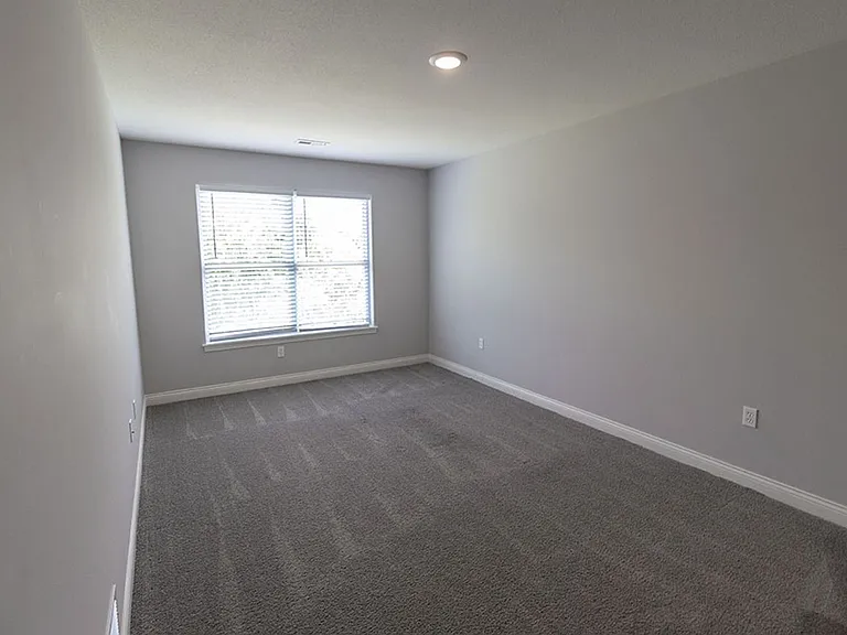2801 Amberwood Ct — Photo 37