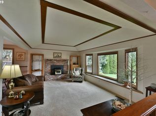 3069 Crystal Mountain Ave, Medford, OR 97504