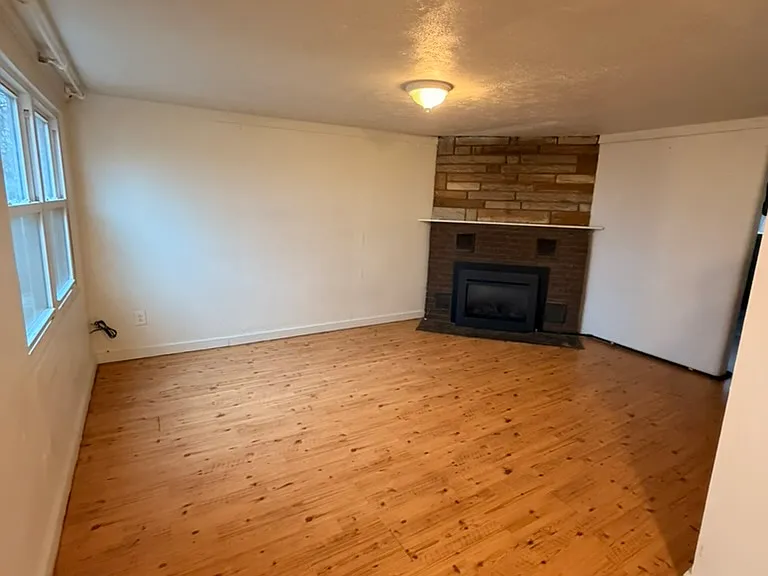 37 Biggs Ln #4 — Photo 2