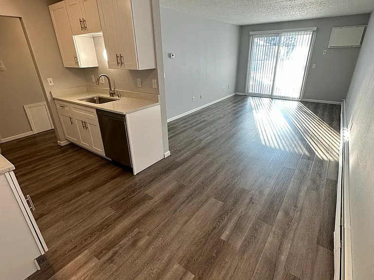 519 Jefferson St #10 — Photo 4
