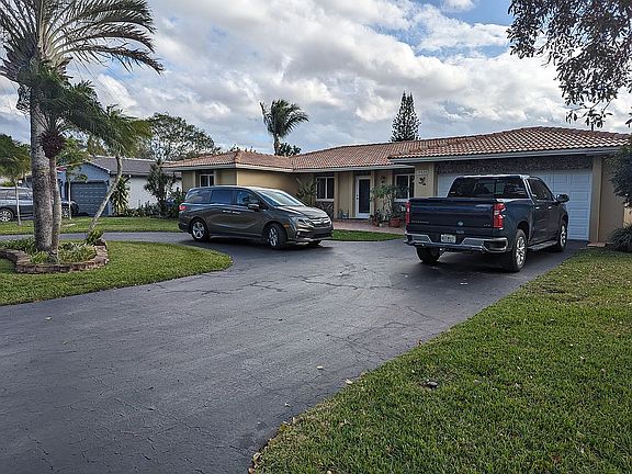 2nd image of 10600 NW 43rd Ct