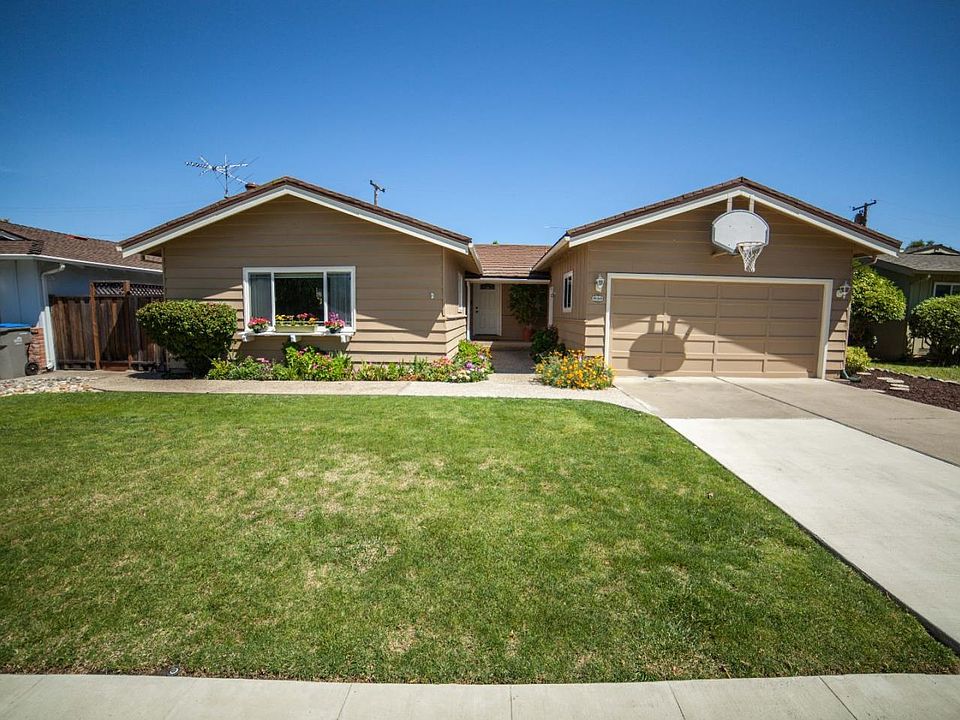 1st image of 930 Cera Dr