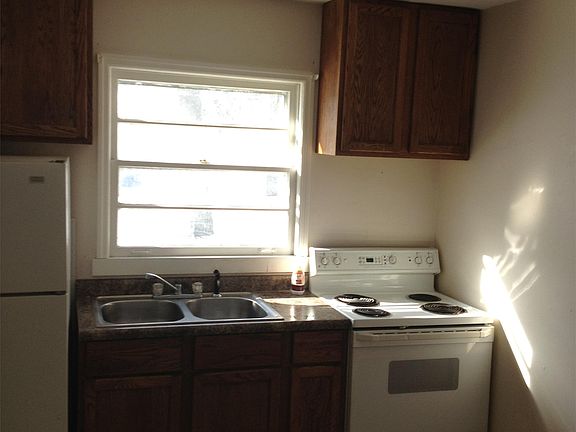 3rd image of 407 S 28th St