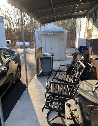 5th image of 98 Newbury St Trailer 16A