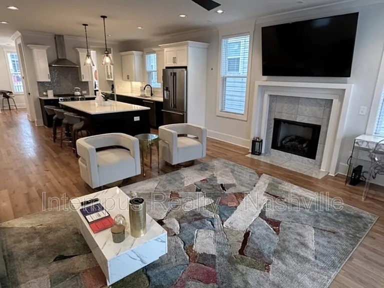 928 Southside Pl — Photo 14