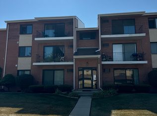 7305 W 157th St APT 1D, Orland Park, IL 60462