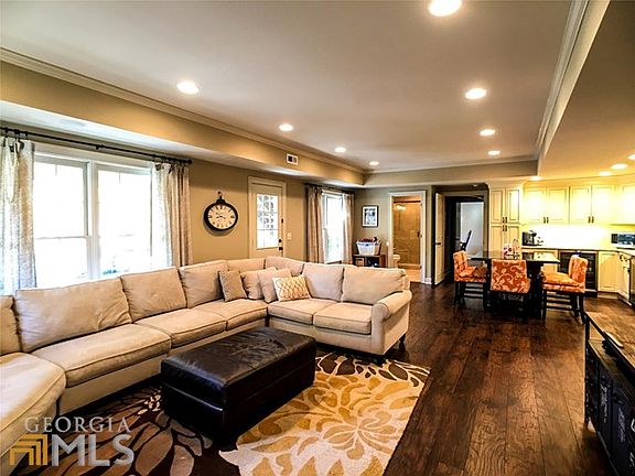 5th image of 834 Carnellian Ln