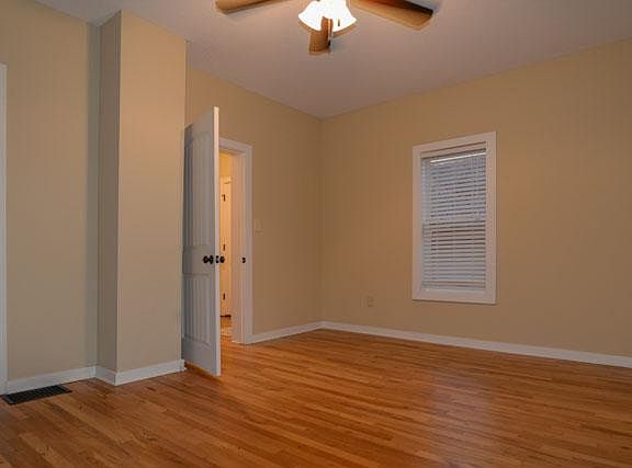 2nd image of 1124 Pacific St #B