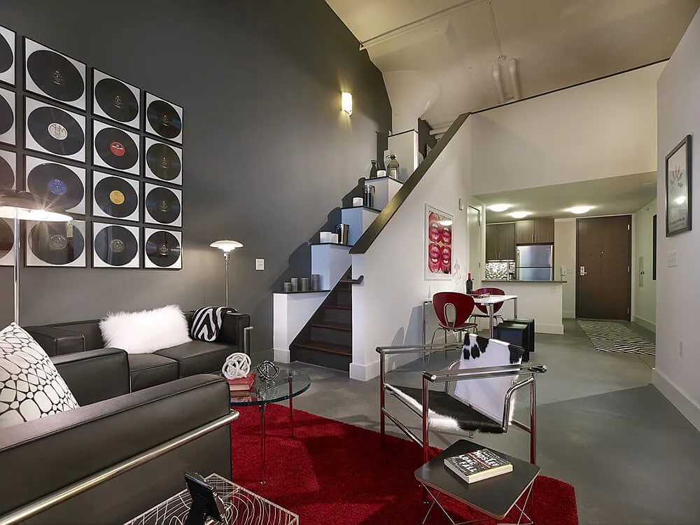 Parkway Lofts — Photo 4