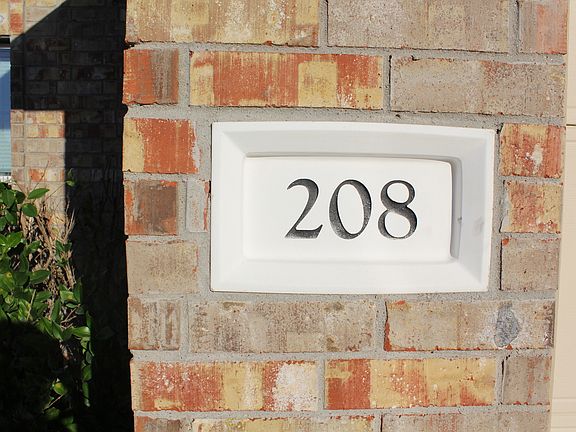 4th image of 208 Firwood N