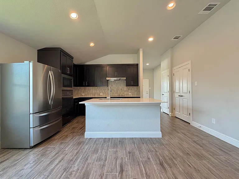 4300 Liberty Ln — Photo 9