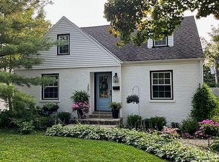 269 Holmes Ave, Clarendon Hills, IL 60514