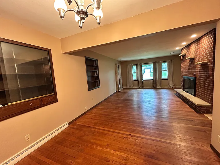 5810 Crabapple Ln — Photo 2