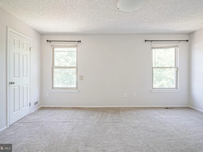 2205 Elberta Ln — Photo 18
