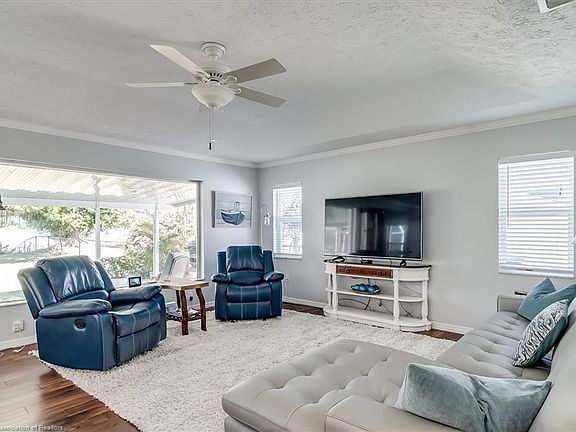 3rd image of 28 Diamond Bay Dr
