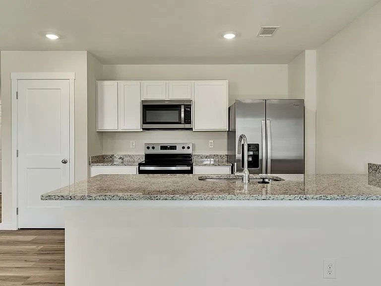 576 Fox Den Cir — Photo 4