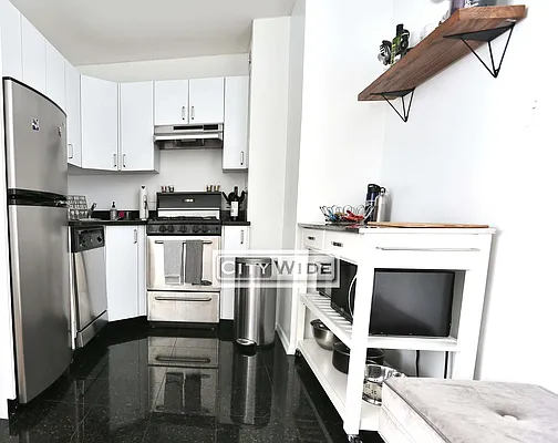 Rented by City Wide Apartments | media 6
