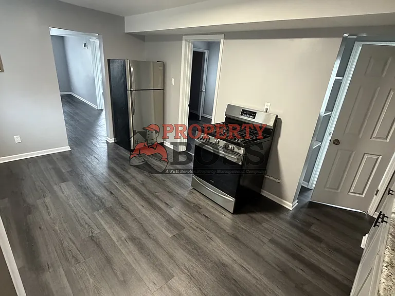 1010 Hoffman St — Photo 6