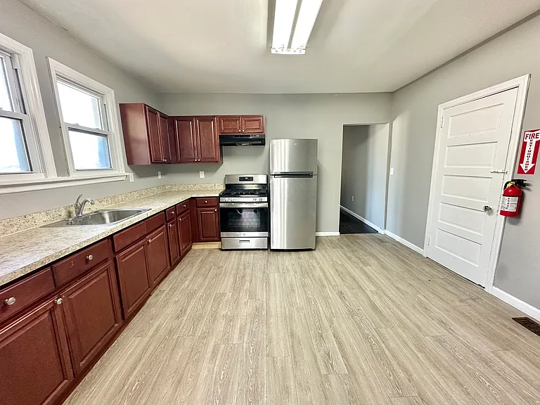 137 N 3rd St #1 — Photo 1