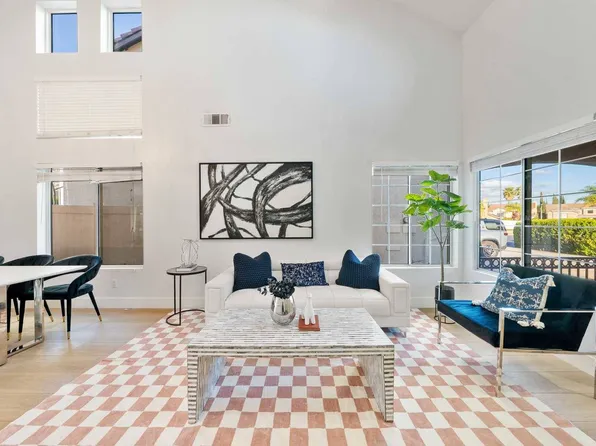 2 Cameron Cir, Foothill Ranch, CA 92610