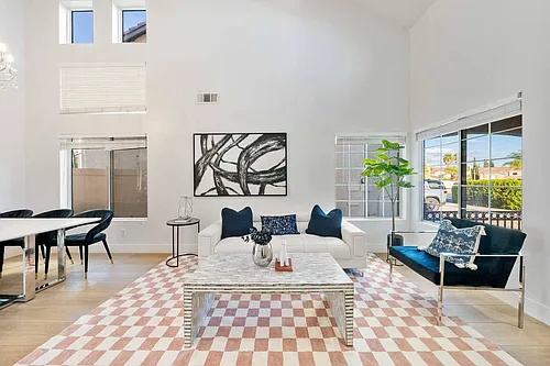 2 Cameron Cir Photo 1